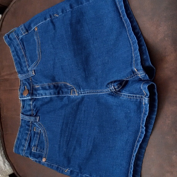 Fashion Nova Denim Jean Shorts Size Medium - Picture 1 of 3